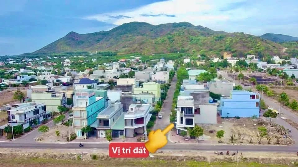 Bán lô đất tái định cư Long Hải 105m² view núi - Ảnh 1