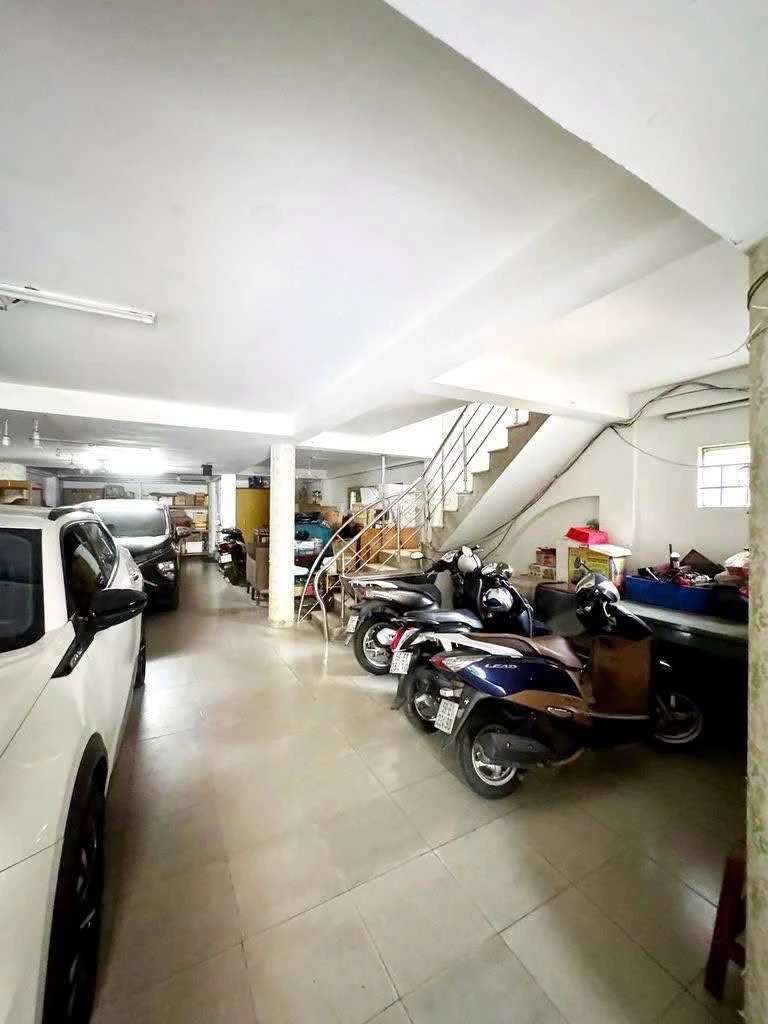 Bán nhà hầm trệt 3 lầu 162m2 hẻm xe tải đường Thích Quảng Đức, Phú Nhuận - Ảnh thu nhỏ 4