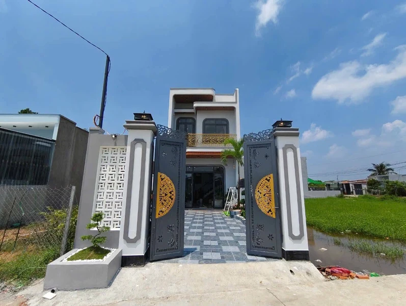 Nhà 3 tầng 4 PN 176m² giá 3,85 tỷ Bãi Cháy nhadatctho
