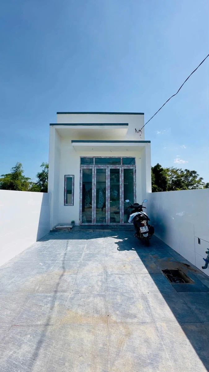 Bán nhà 2 mặt tiền sổ riêng 104m² Bình Dương 1 tỷ 090 - Ảnh thu nhỏ 2