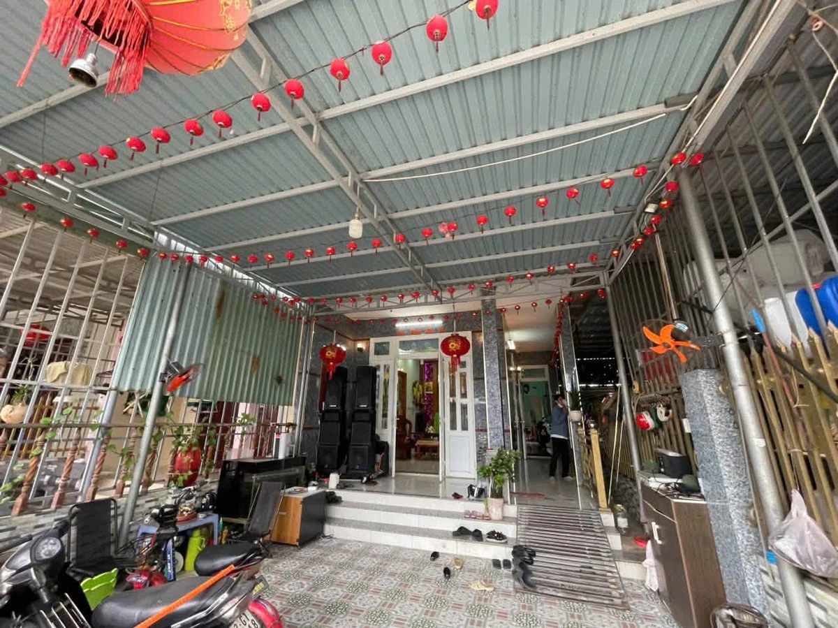 Bán nhà 1 trệt 1 lầu 4 PN 100m2 Long Hải Nhà Bè 2.95 tỷ - Ảnh thu nhỏ 2