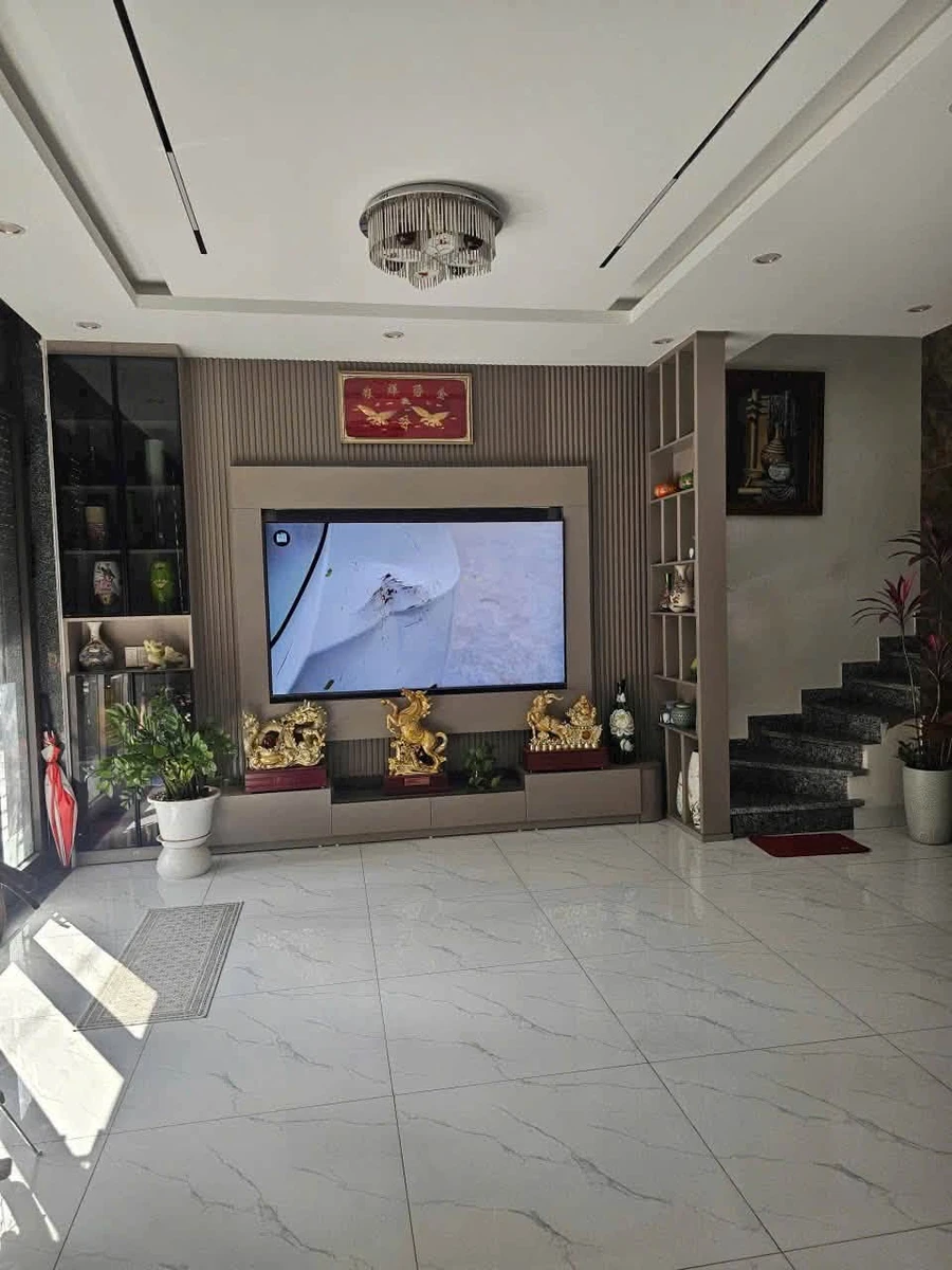 Bán nhà 4 tầng 60m² Cao Thắng, 4 phòng ngủ, thang máy - Ảnh thu nhỏ 3