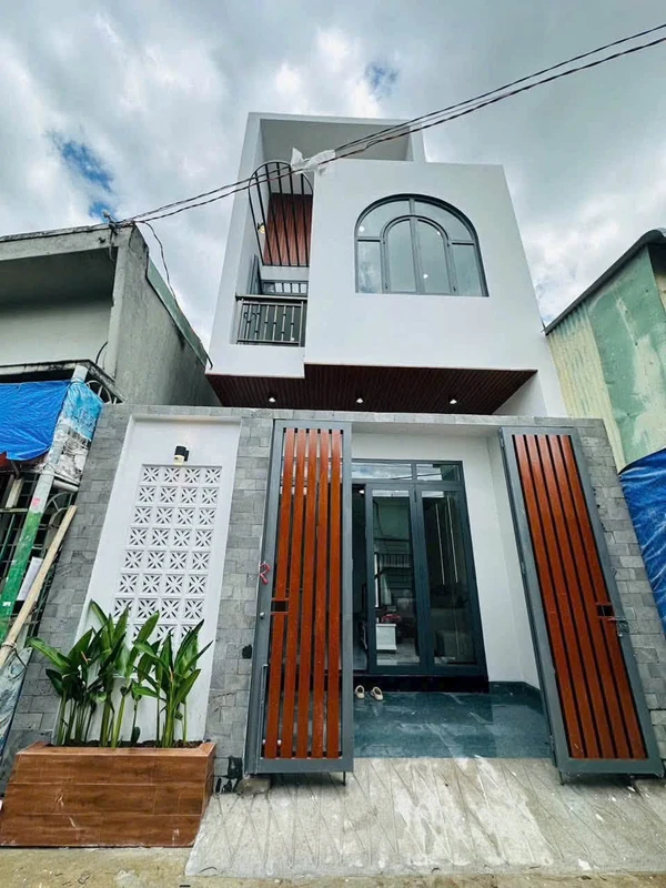Bán nhà 1 trệt 1 lầu 85m2, 3 phòng ngủ gần chợ Trảng Dài, Đồng Nai