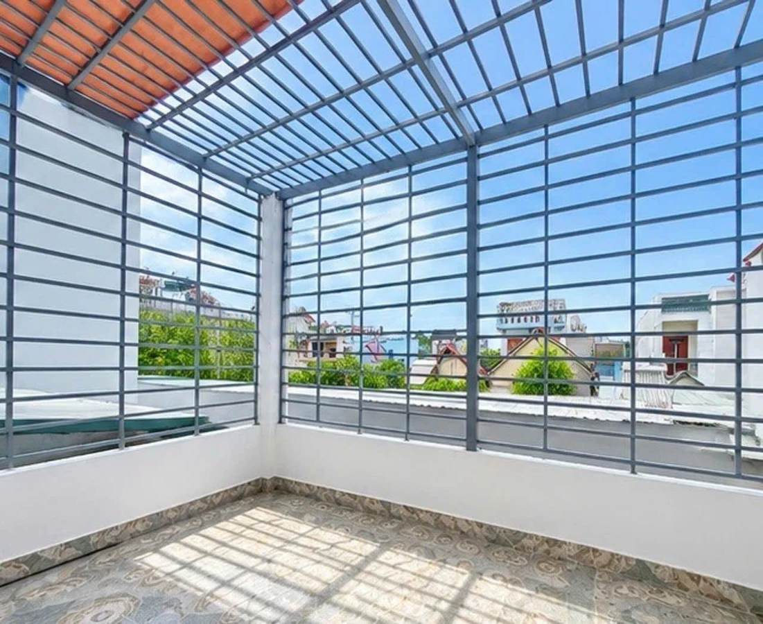 Bán nhà 3 lầu mặt tiền 16m, 4PN, 74.5m² – 5 tỷ gần Vincom - Ảnh thu nhỏ 2