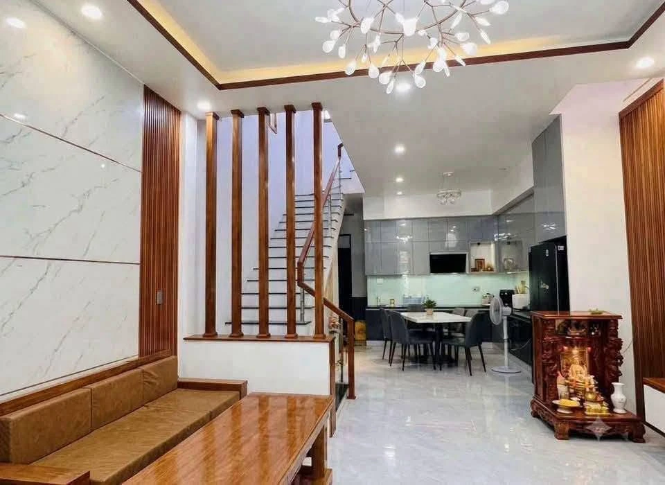 Bán nhà 3 tầng 96,2m2 khu dân cư gần Ngọc Bảo Viên, Quảng Ngãi giá 3,5 tỷ - Ảnh thu nhỏ 3
