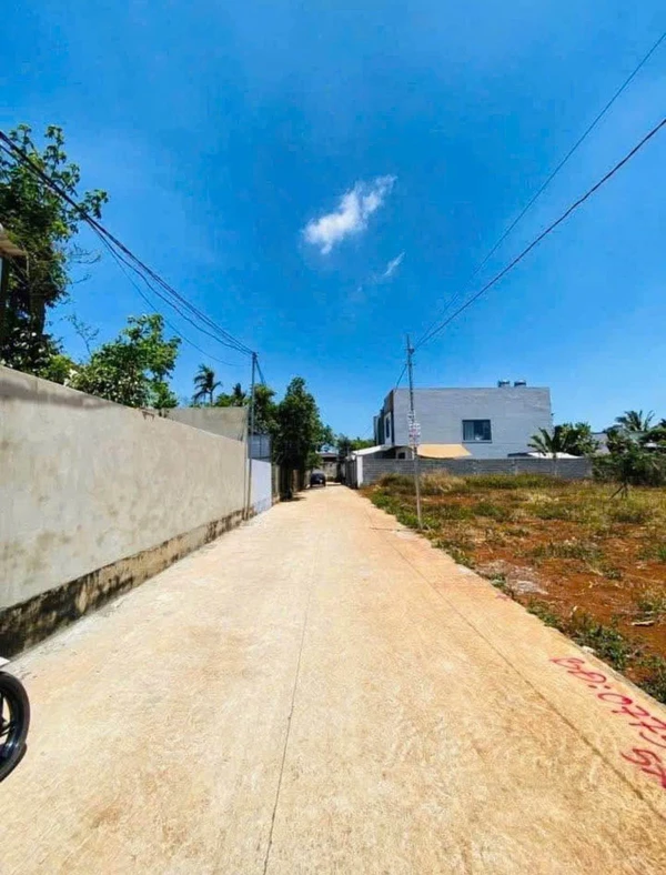 Bán nhà cấp 4 90m2 sổ hồng riêng, 2 phòng ngủ gần UBND phường Bửu Long, Biên Hòa 2ty5tl