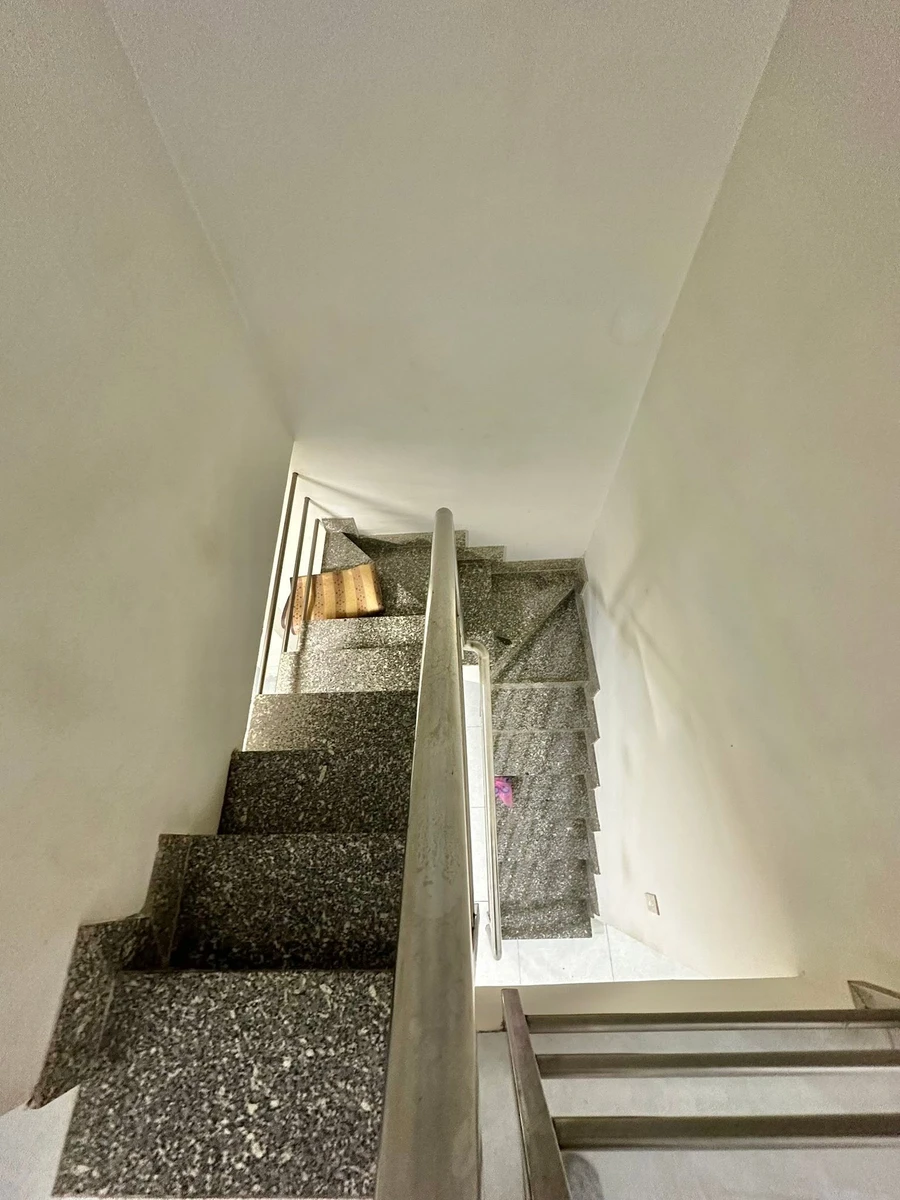 Bán nhà 2 tầng 30m2 Lê Hồng Phong Quận 10 - Ảnh thu nhỏ 3