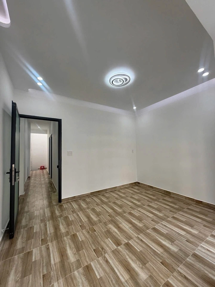 Bán nhà 2 tầng 4PN 48m2 full nội thất hẻm xe hơi đường Lê Đình Cẩn, Bình Tân giá 5 tỷ - Ảnh thu nhỏ 3