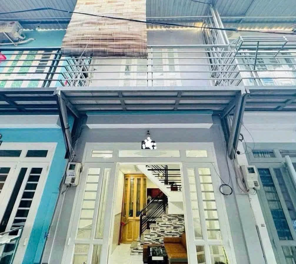 Bán nhà 1 trệt 1 lầu 2PN 2WC giá 1 tỷ 240 triệu gần Cao Đẳng Điện Lực, Quận 12 - Ảnh 1