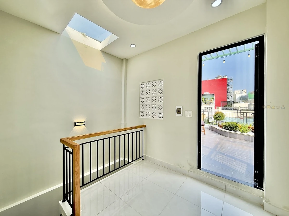 Bán nhà hẻm xe tải Lạc Long Quân, Tân Bình, 40m2, 3 tầng, 5 tỷ - Ảnh thu nhỏ 2