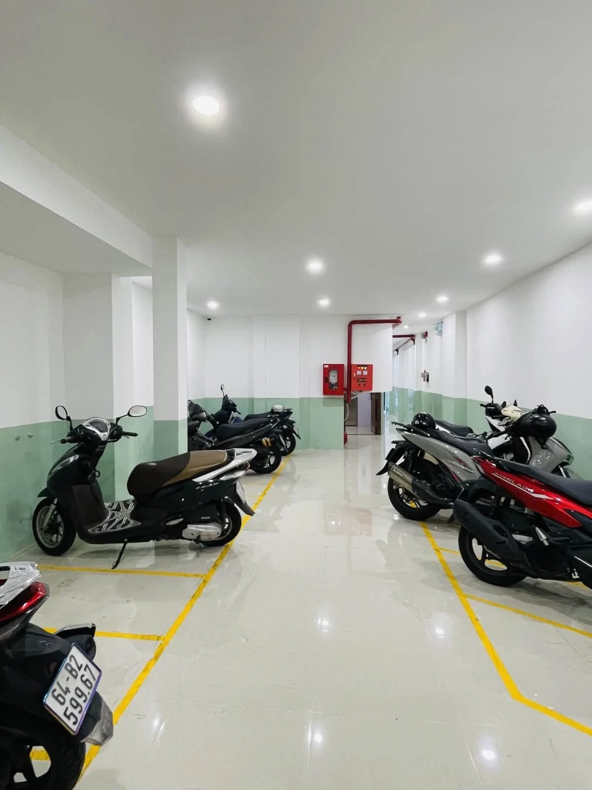 Bán căn hộ dịch vụ 120m2, 6 tầng, 20 phòng, hẻm 606 đường 3 Tháng 2, Quận 10 - Ảnh 1