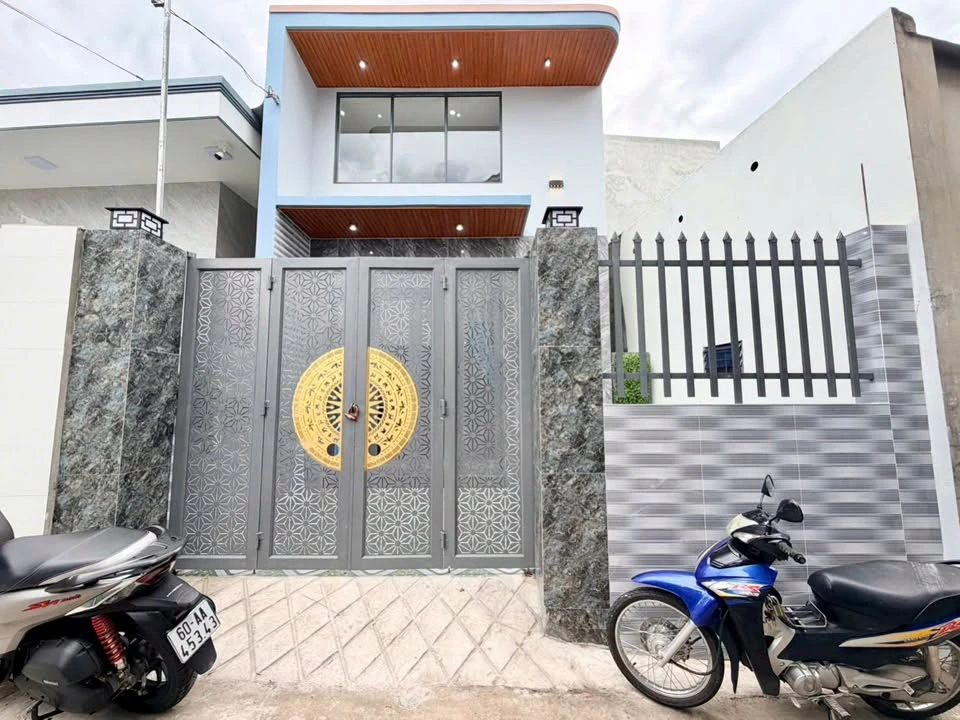 Bán nhà gác lửng 3PN hẻm xe hơi 89m2 Phường Tân Phong, gần GX Thuận Hòa - Ảnh 1