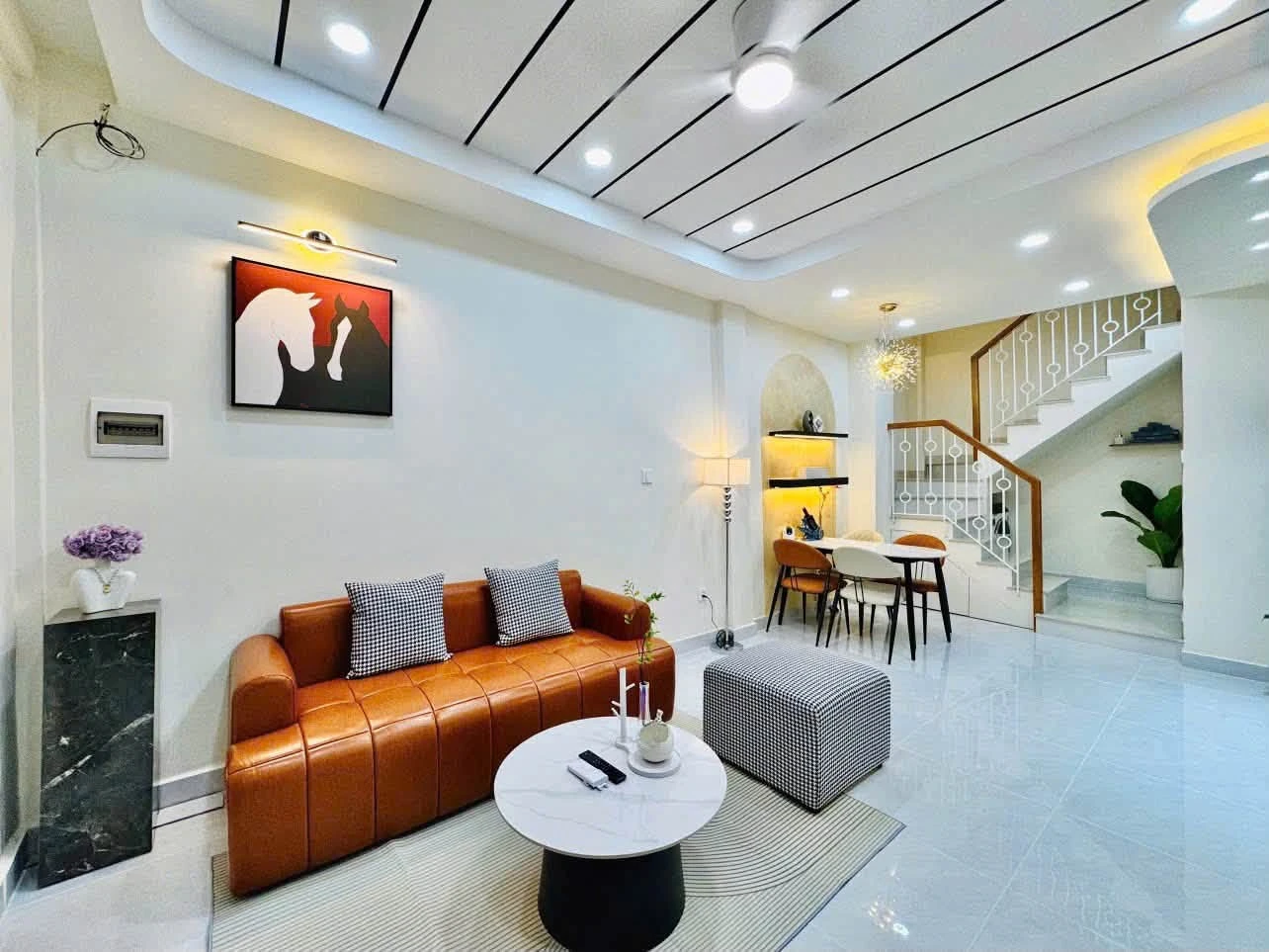 Bán nhà 3 tầng Bạch Đằng, Phường 15, Bình Thạnh, 27m2, giá 5,58 tỷ - Ảnh 1