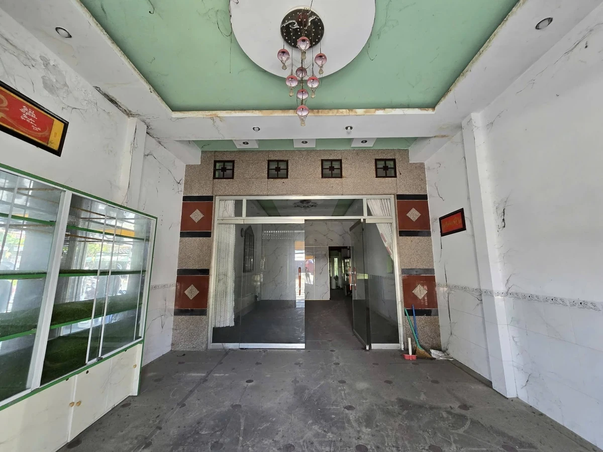 Bán nhà mặt tiền Nguyễn Trung Trực Rạch Giá 213.5m², 4PN 4WC - Ảnh thu nhỏ 4