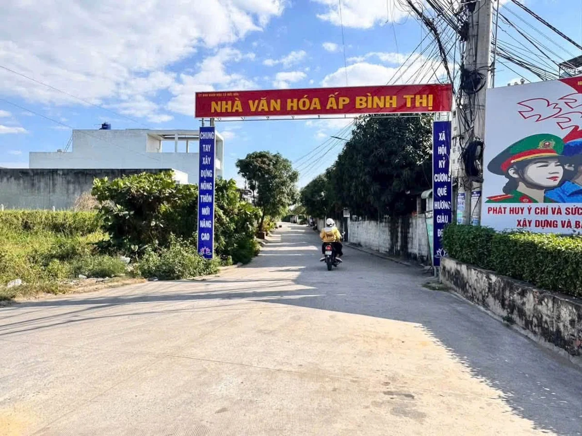 Bán đất thổ cư 5x31m sổ hồng riêng gần chợ Đức Hòa, giá 2,45 tỷ - Ảnh thu nhỏ 3