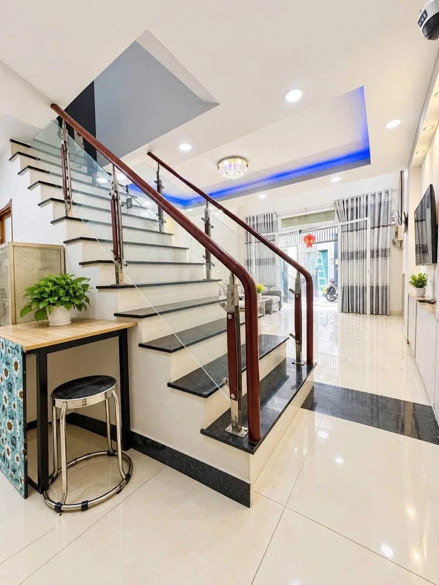 Bán nhà hẻm ô tô 3 tầng 59m² đường Trịnh Đình Trọng, Tân Phú giáp Quận 11, giá 6,2 tỷ - Ảnh thu nhỏ 4