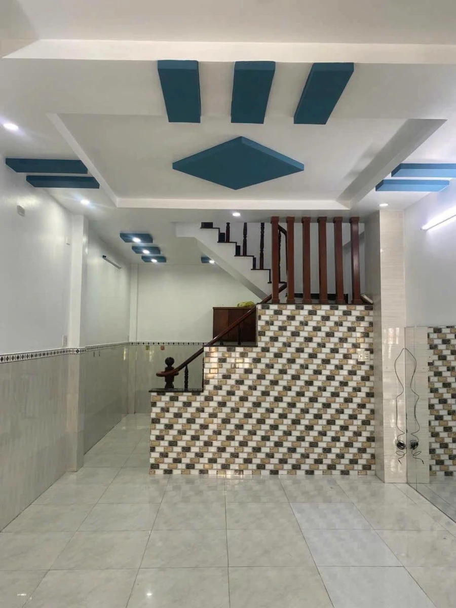 Bán nhà 4x12 một lầu đúc, sổ hồng riêng, 3PN 2WC gần chợ Bình Thành, giá 4,25 tỷ - Ảnh thu nhỏ 2