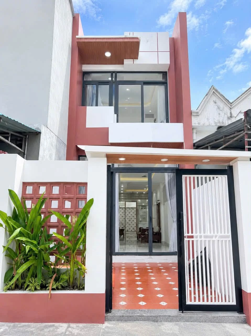 Bán nhà 63m² 2 tầng 2PN hẻm xe hơi thông Trần Hưng Đạo, Đông Hòa, Thủ Đức - Ảnh 1