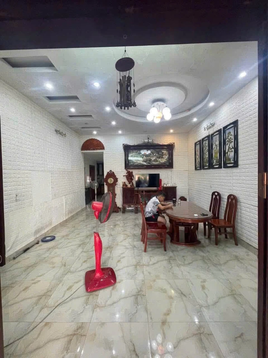 Cho thuê nhà 2 tầng 4 phòng ngủ 140m² bên Hồ Sỹ Tần - Ảnh thu nhỏ 4