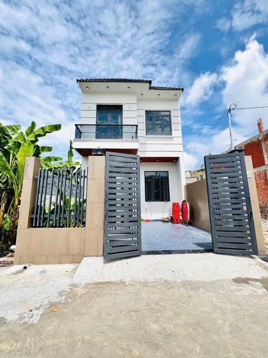 Bán nhà 1 trệt 1 lầu 6x20m, 5PN, đường Đông Thạnh 4, Hóc Môn, giá 5,89 tỷ - Ảnh thu nhỏ 2