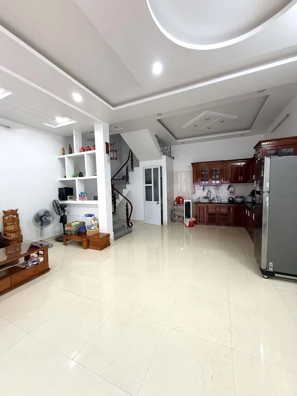 Bán nhà 3 tầng 48m2, 3 phòng ngủ gần đường Thiên Lôi, giá khoảng 3 tỷ