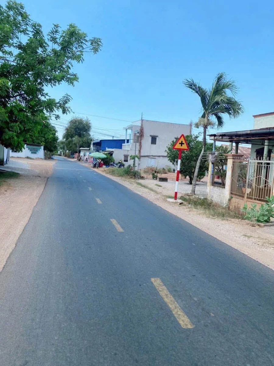 Bán đất thổ cư mặt tiền đường nhựa Hàm Liêm gần chợ Tân Nông 155m2 giá 890 triệu - Ảnh 1