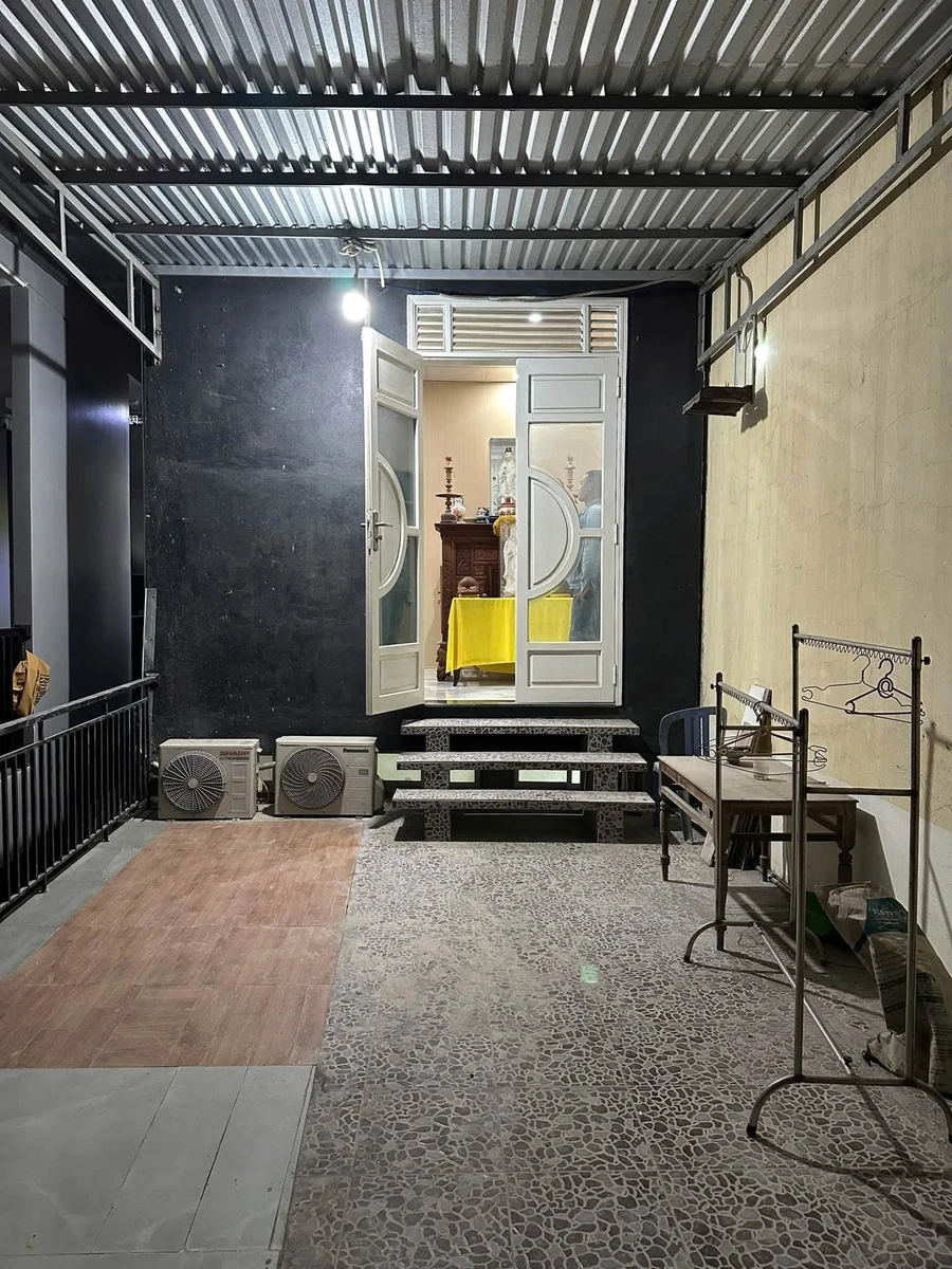 Bán nhà mặt tiền 100m2 Nguyễn Khoa Chiêm, Huế, 2 tỷ - Ảnh 1