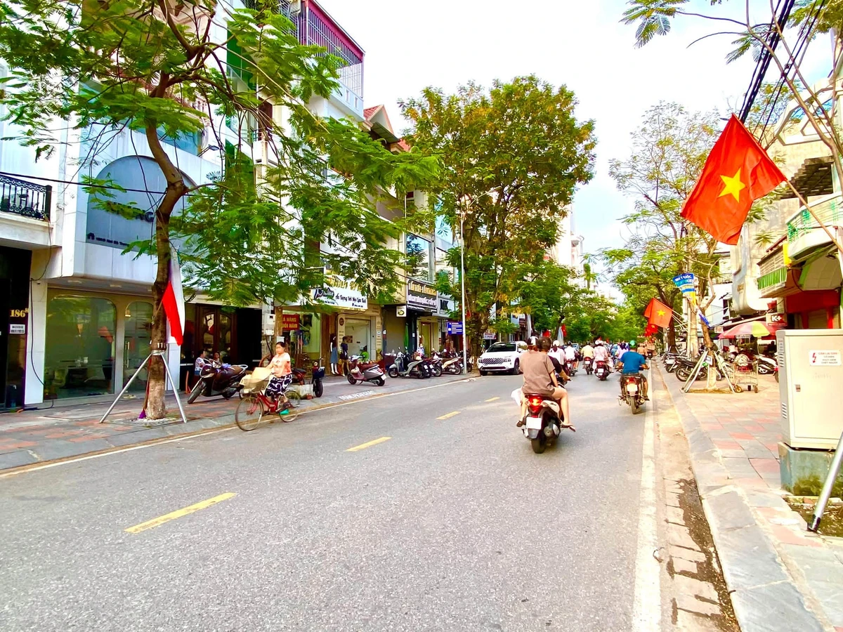 Bán nhà mặt đường Hai Bà Trưng 70m2 3 tầng lô góc 16 tỷ - Ảnh thu nhỏ 2