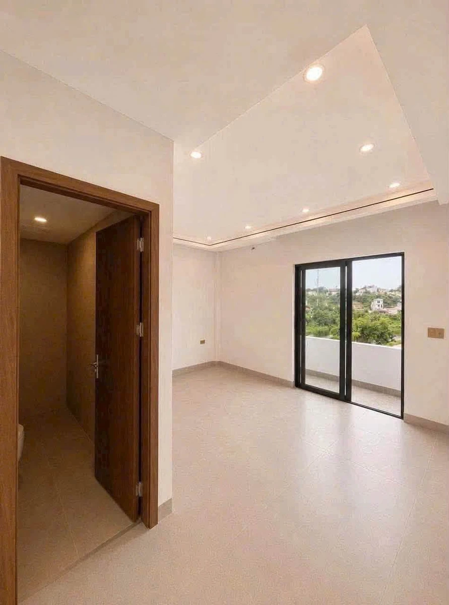 Bán nhà 5 tầng 99m² có thang máy gần Cầu Trắng - Ảnh thu nhỏ 3