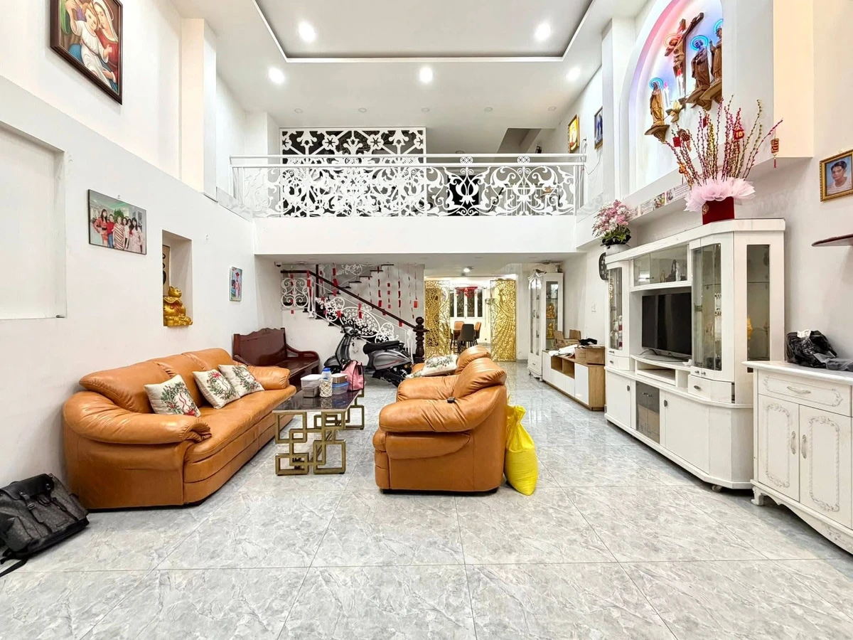 Bán nhà 125m2, 5 tầng, gara ô tô, Nguyễn Kiệm - Ảnh 1