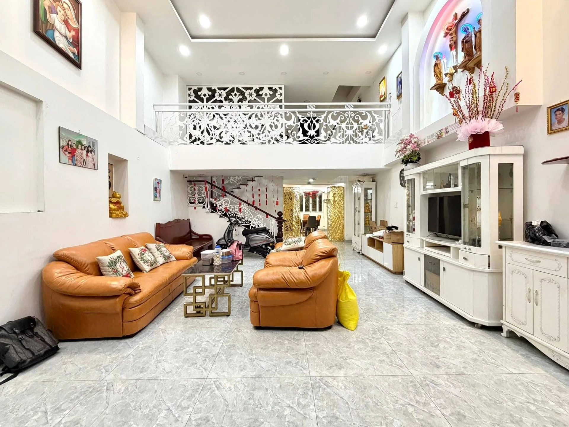 Bán nhà 125m2, 5 tầng, gara ô tô, Nguyễn Kiệm - Ảnh 1