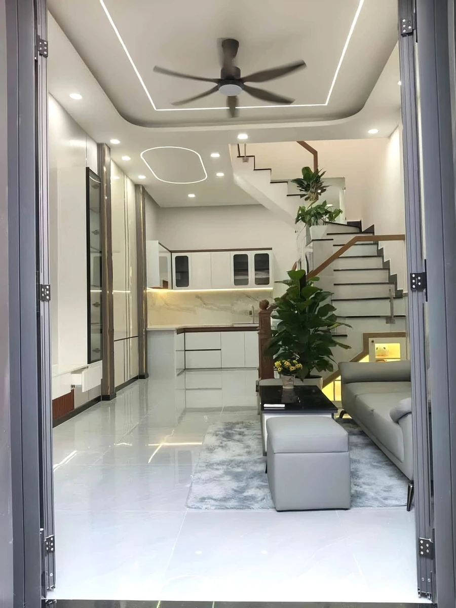 Bán nhà 48m² 3 phòng ngủ Tân Phú, gần 4 tỷ - Ảnh 1