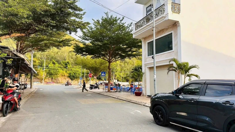Bán lô đất 2 mặt tiền 106 m² Nha Trang 6.39 tỷ