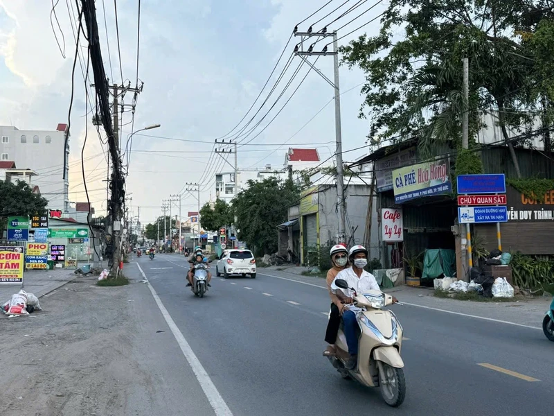 Bán đất 500m2, 18m mặt tiền, sổ riêng tại Phường Bình Lộc d30x