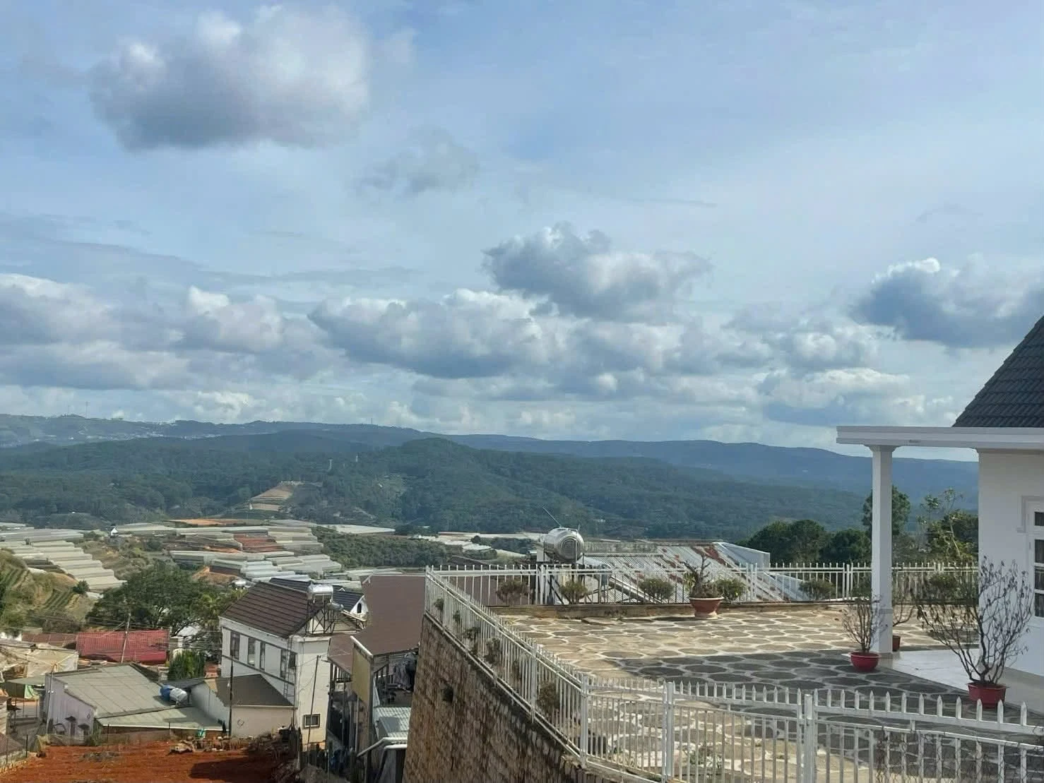 Bán biệt thự vườn nghỉ dưỡng 345m² view đẹp Lâm Đồng - Ảnh 1