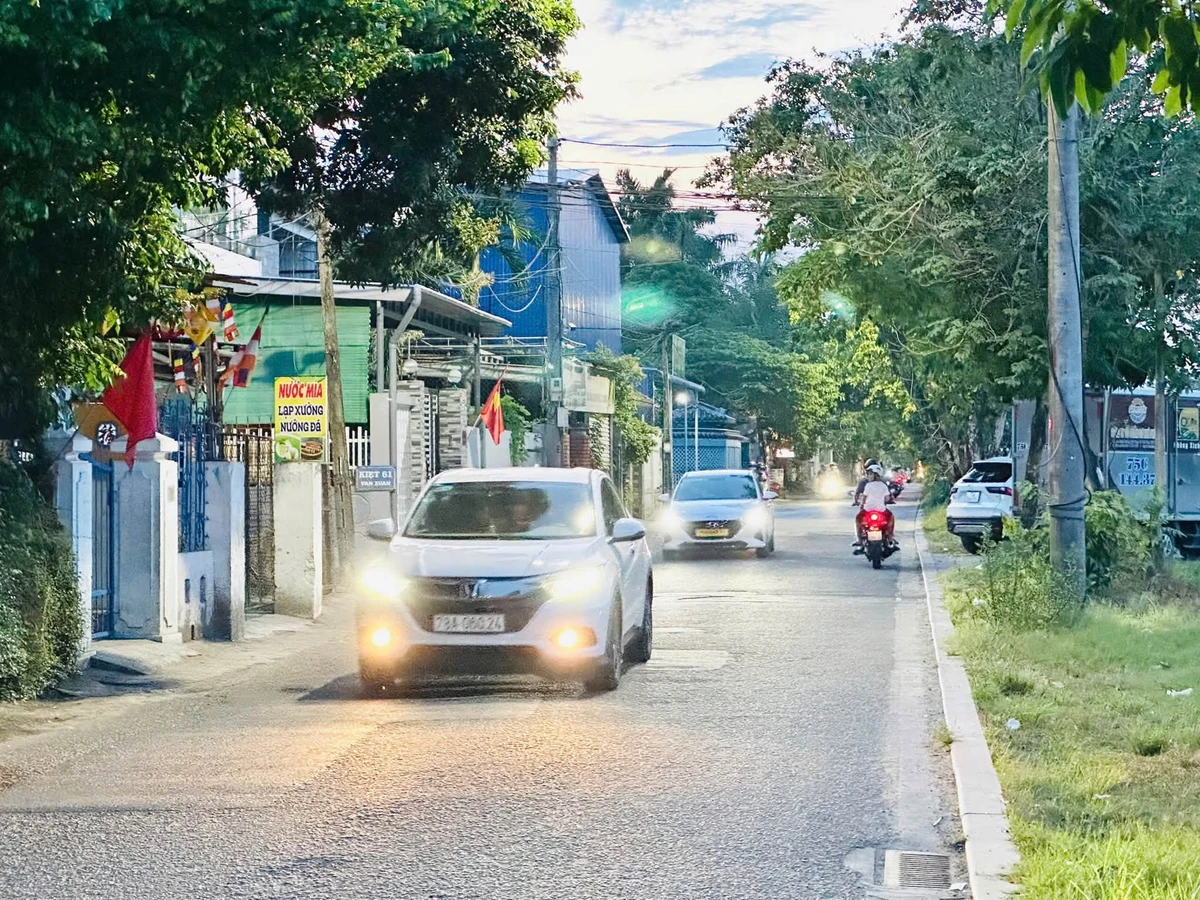 Bán mặt tiền đất 702m² Vạn Xuân, Huế view công viên - Ảnh 1