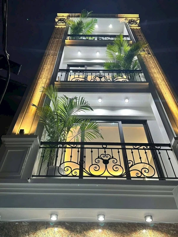 Bán nhà 4 tầng >60m² Thanh Trì, mặt tiền rộng, ô tô đỗ cửa