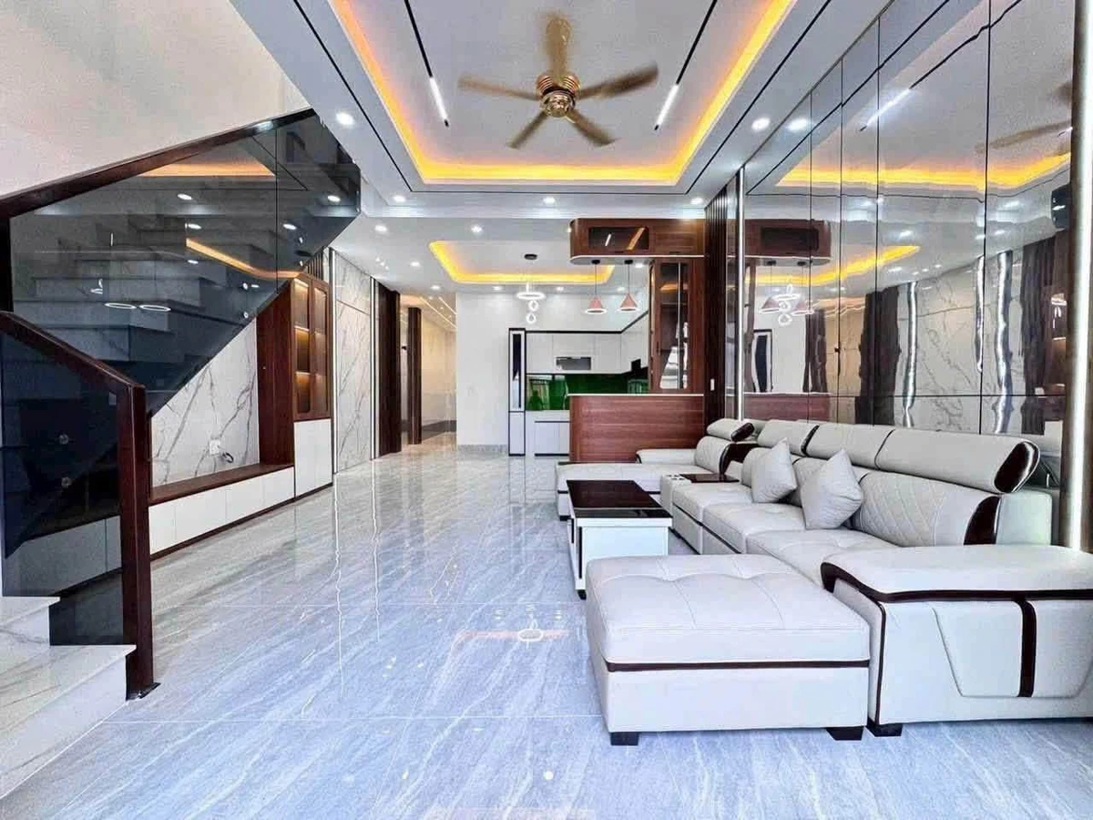 Bán nhà phố 1 trệt 1 lầu 5x24m, 3 phòng ngủ, giá 2,8 tỷ tại trung tâm Đức Hòa, Long An - Ảnh thu nhỏ 2