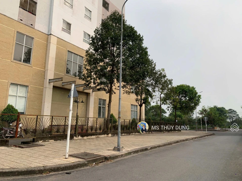 Bán gấp căn 2PN tại HQC Plaza, sổ sẳn công chứng ngay, giá 1.450 tỷ, nhà như hình - Ảnh thu nhỏ 2