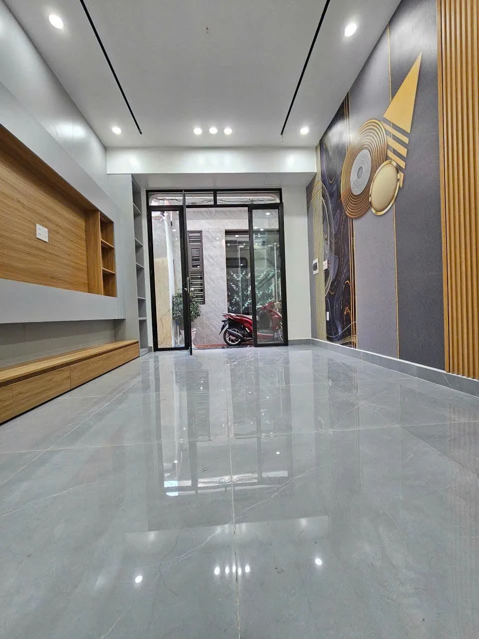 Bán nhà phố 32m² 4 phòng ngủ tại Trần Nguyên Hãn - Ảnh 1