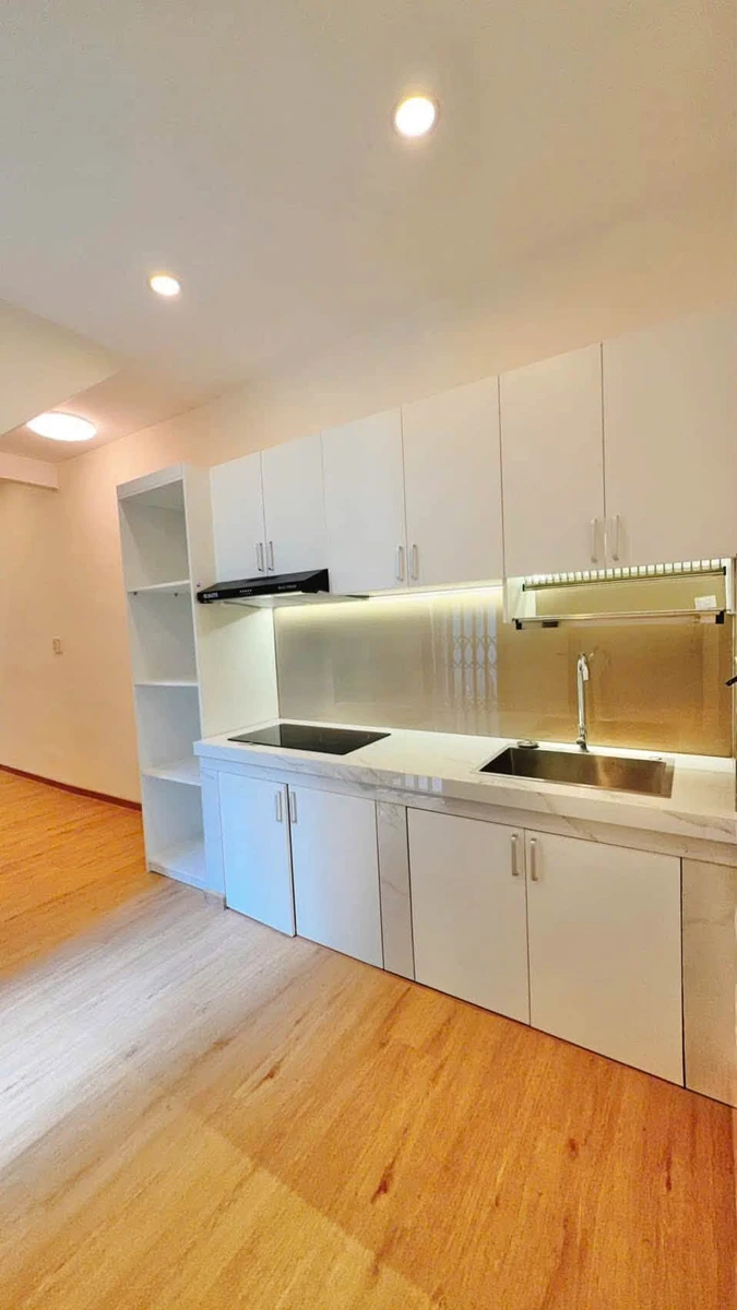 Bán nhà phố 80m2 sàn, 2 mặt hẻm, gần chợ Nhật Tảo, Nguyễn Duy Dương, Quận 10 - Ảnh thu nhỏ 4