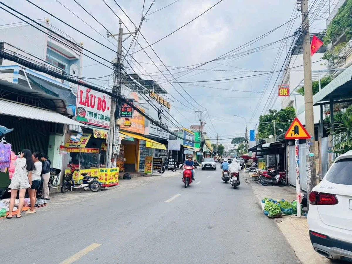 Bán đất tặng nhà mặt tiền Lý Văn Sâm 185m² - Ảnh 1