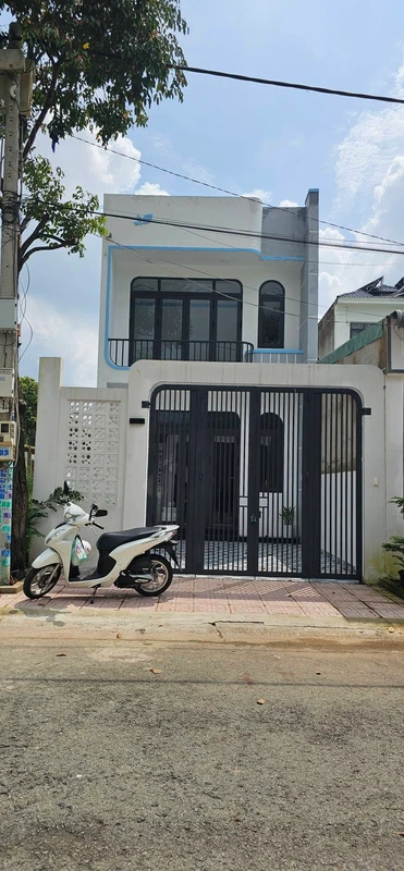 Bán nhà Bến Cát 100m² 3 phòng ngủ 2.2 tỷ