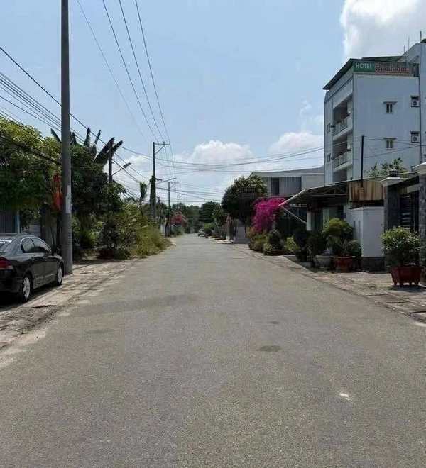 Bán lô đất biệt thự 302m2 đường Nguyễn Mạnh Hùng Bà Rịa