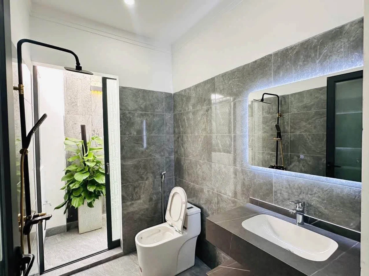 Bán nhà 5x20m full nội thất, 2PN 2WC, đường Y Moan, Buôn Ma Thuột, giá 2,39 tỷ - Ảnh thu nhỏ 5