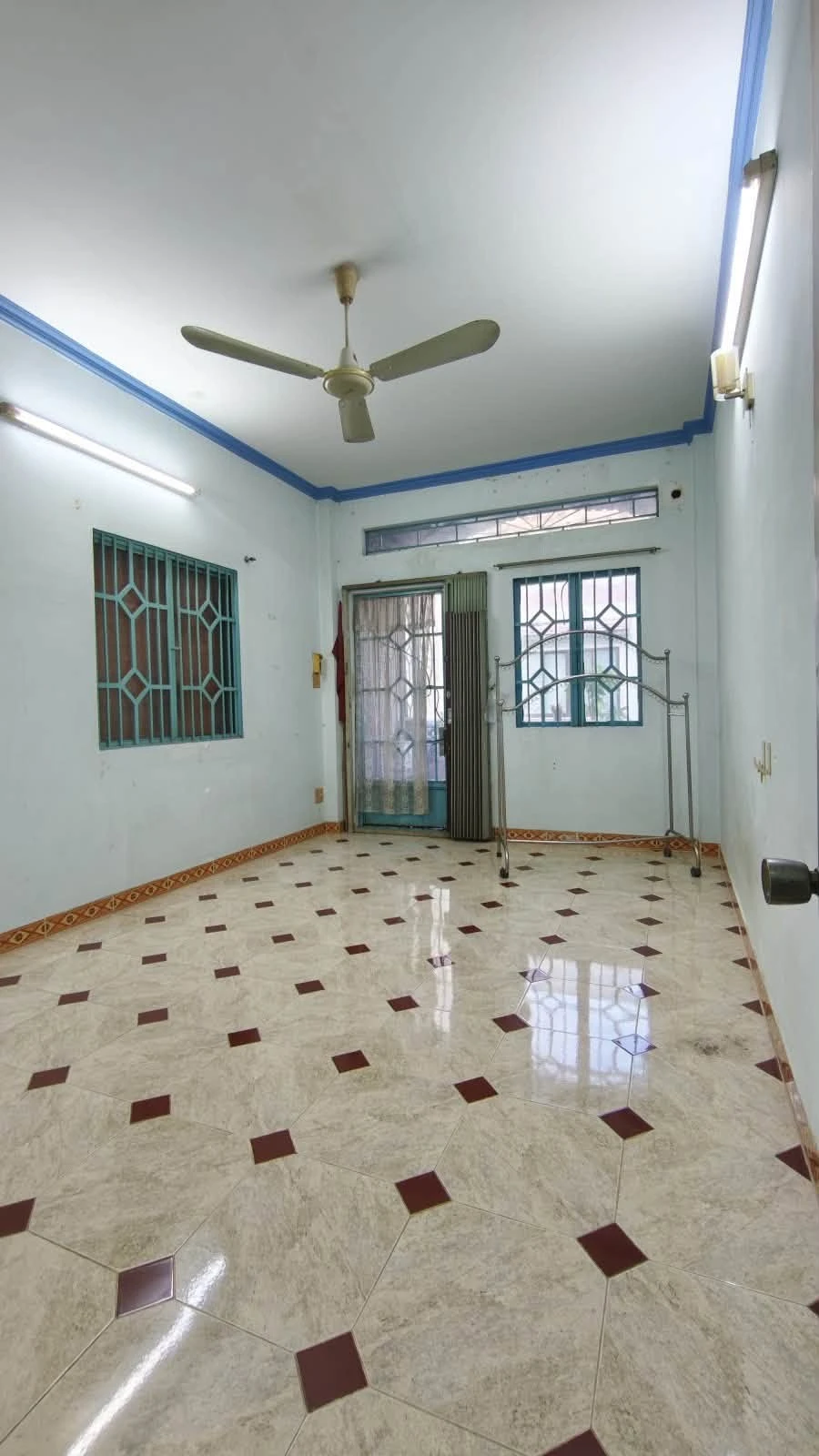 Bán nhà 3 tầng 26m2 hẻm xe hơi Ông Ích Khiêm, Quận 11, giá 5,3 tỷ - Ảnh 1