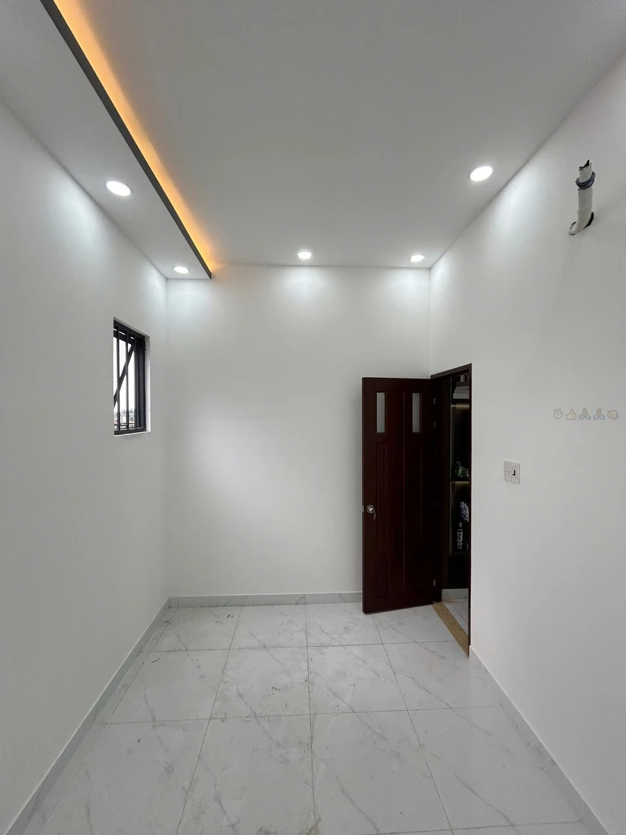 Bán nhà 4x11m (44m²) 2PN 2WC 690 triệu Hóc Môn - Ảnh thu nhỏ 2