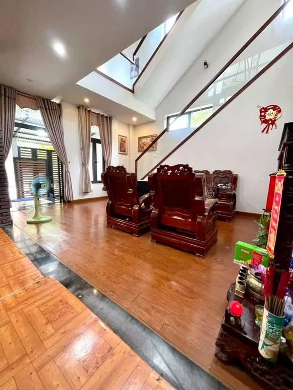 Bán biệt thự 195m² 4 PN Tây Phan Đình Phùng Quảng Ngãi