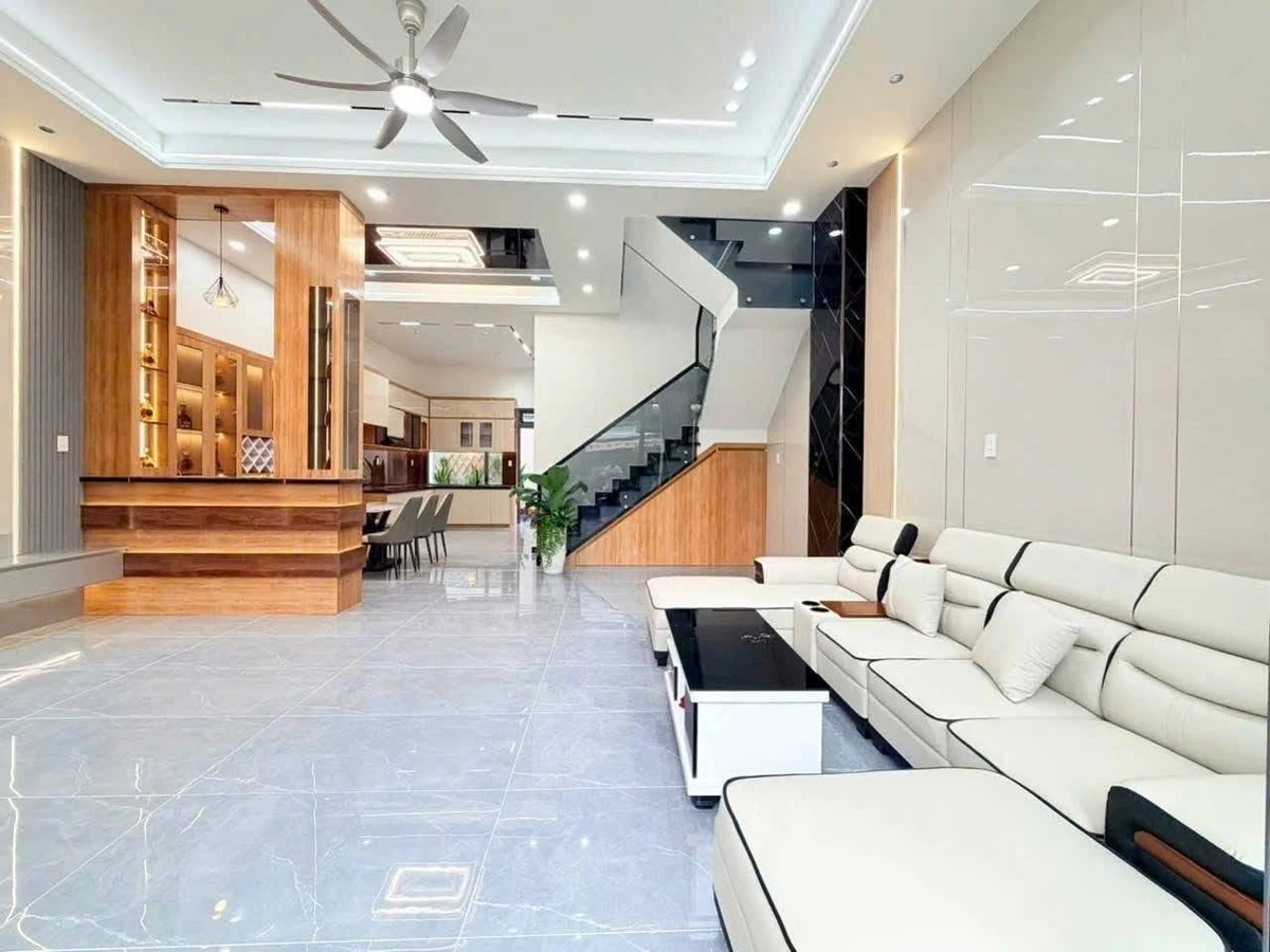 Biệt thự mới xây 4PN, 160m² Đông Thạnh Hóc Môn, 7.5 tỷ - Ảnh thu nhỏ 2