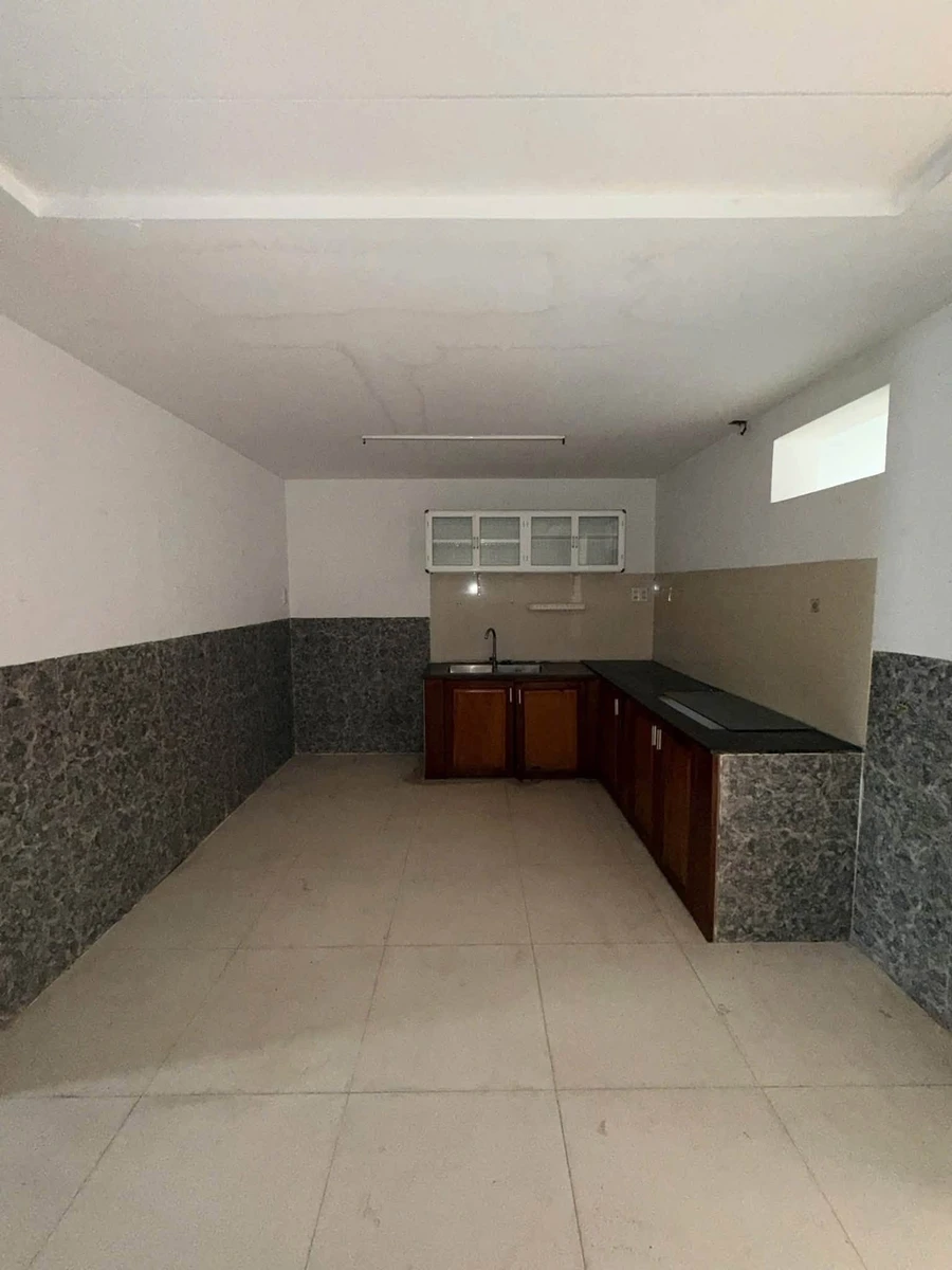 Bán nhà 1 trệt 1 lầu mặt tiền 80m² Tôn Đức Thắng - Ảnh thu nhỏ 4